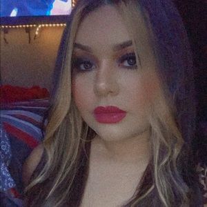 Meet your Posher, Abigail